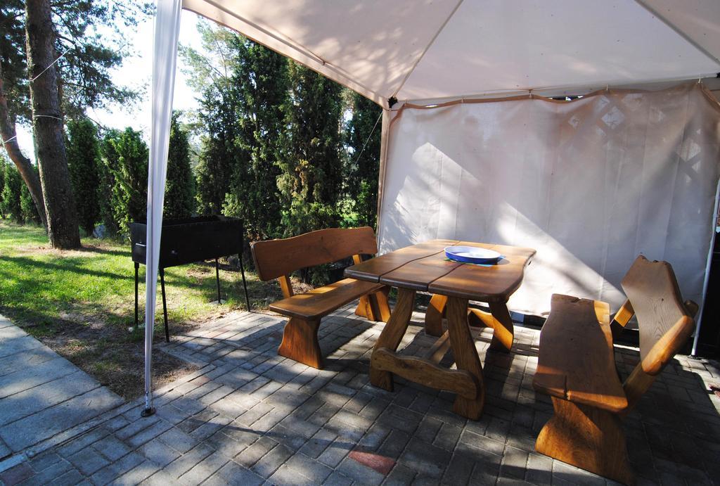 Guesthouse "Nakvyne Pas Zveja" Purvynes Street Нида Екстериор снимка